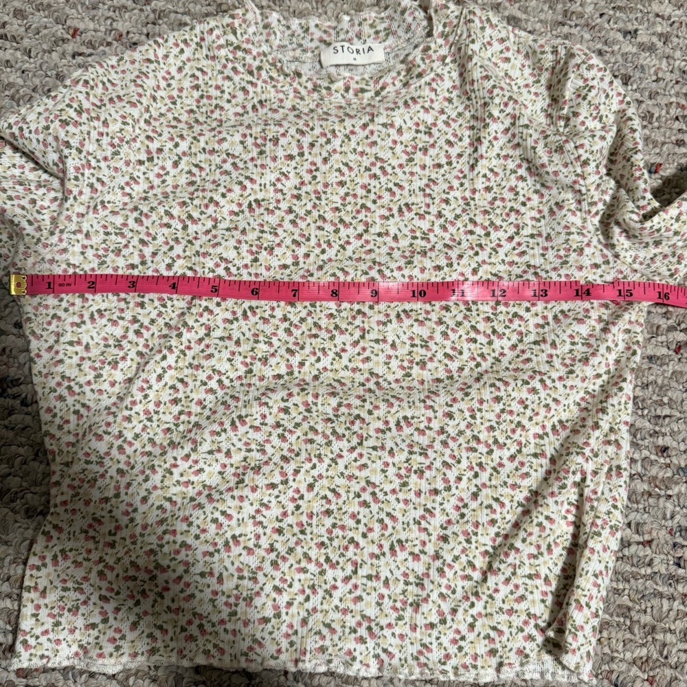 Storia Scalloped High Neck Dainty Long Sleeve Floral Tee- Size Medium - Picture 6 of 6